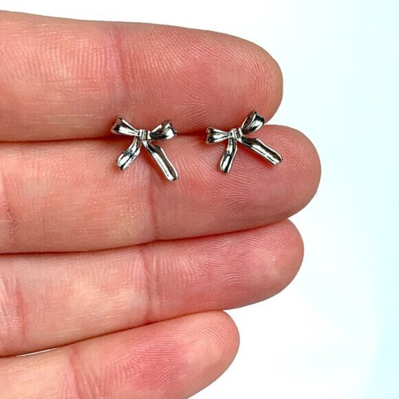 NEW ~ Anthropologie SHASHI Charlotte Mini Bow Stud Silver Earrings - Picture 4 of 9